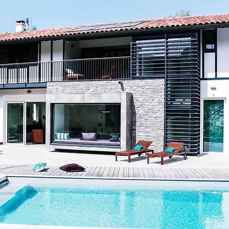 Villa Urdinak Keyweek Holiday House With Swimming Pool In Guéthary